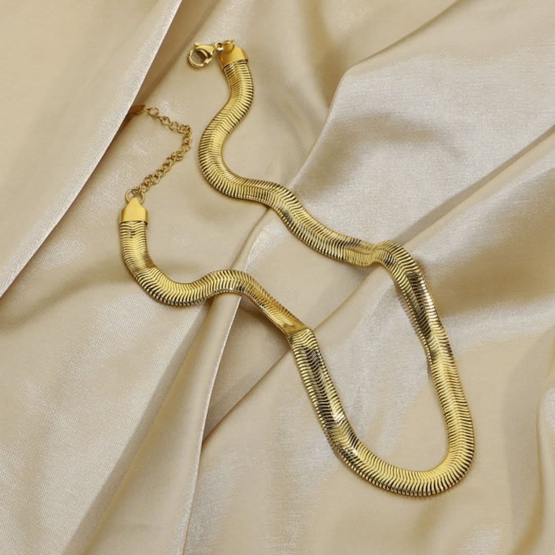Chunky Snake Necklace Gold - Image 3