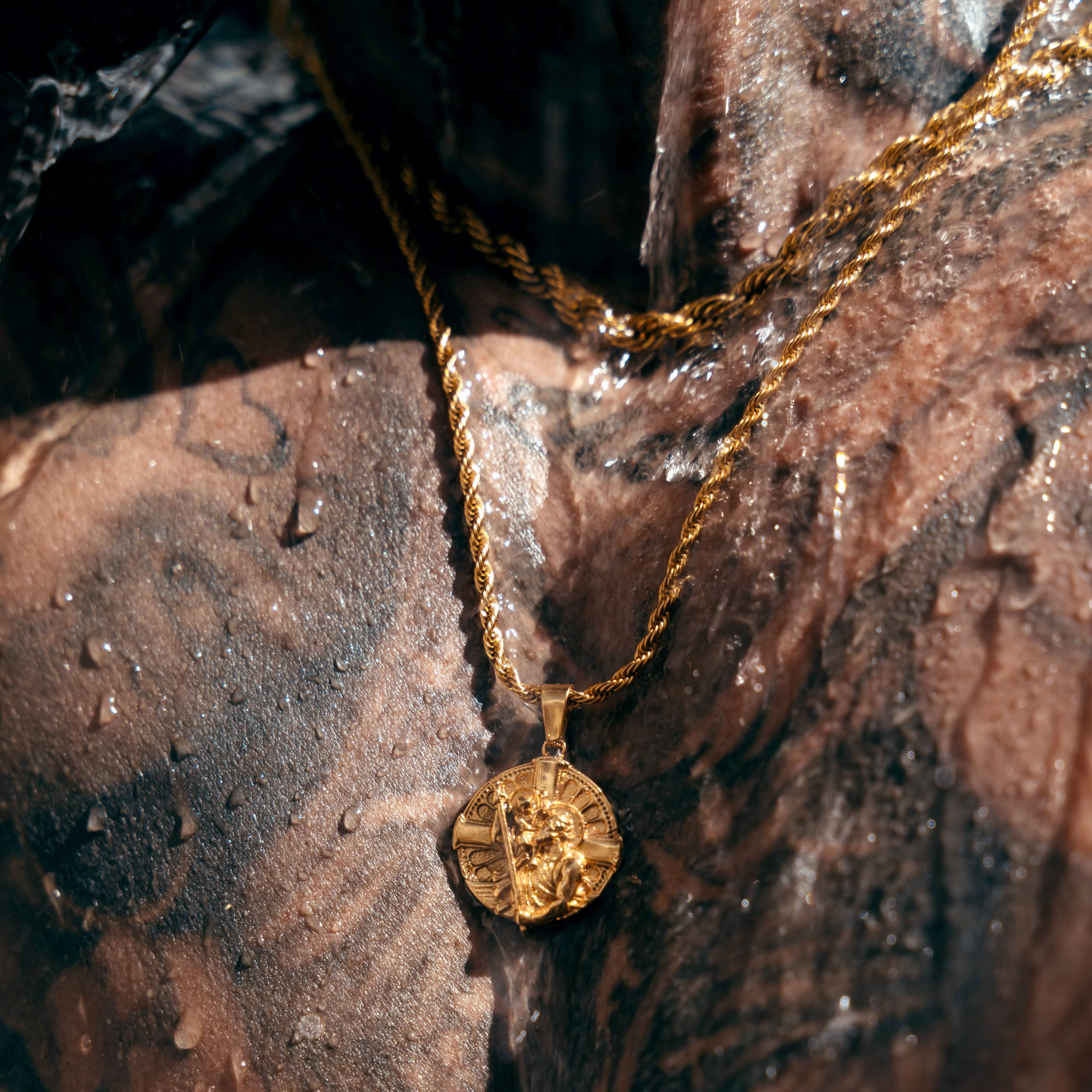 St Christopher Pendant | Gold LE - Image 4