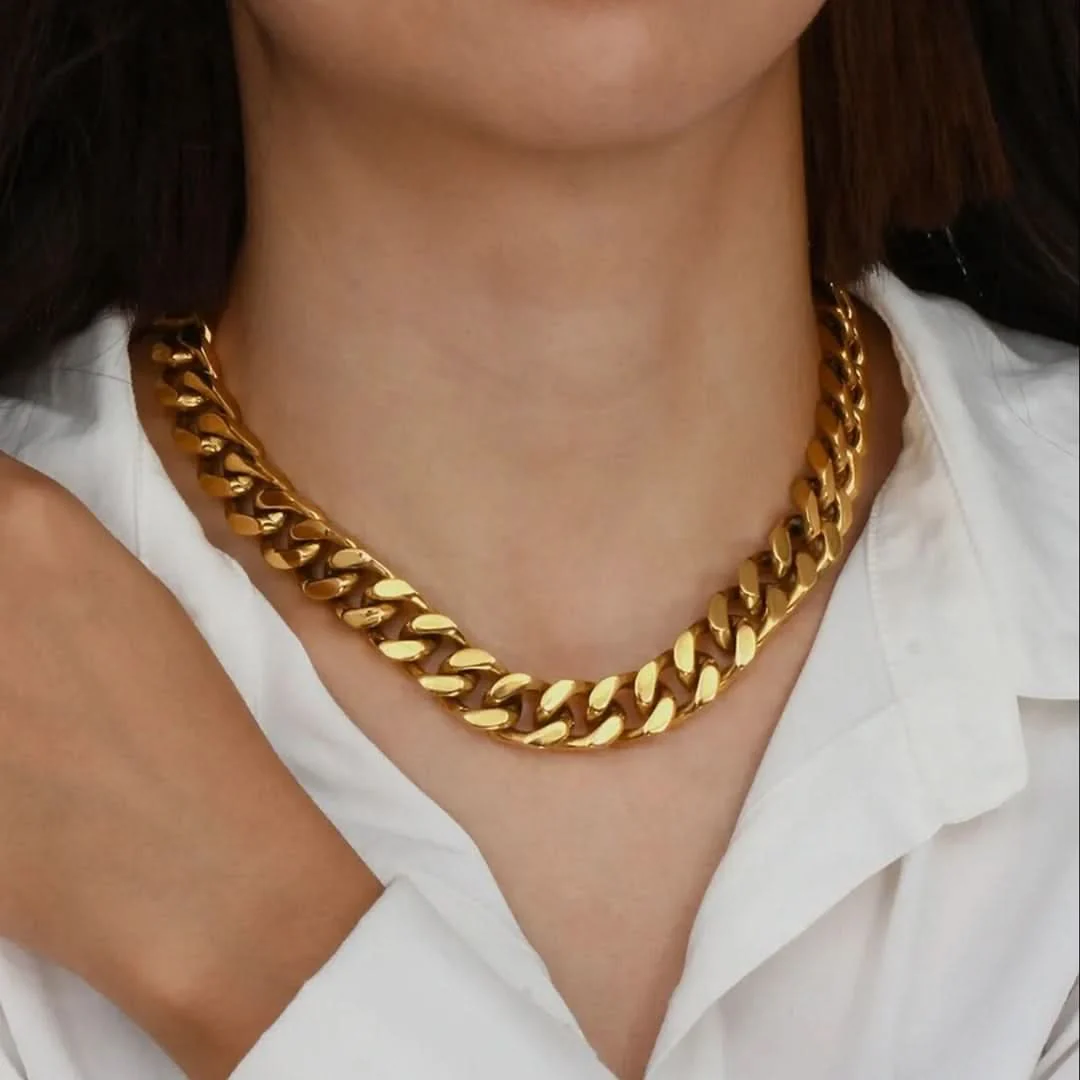 Chunky Cuban Link Chain Necklace Gold - Image 3