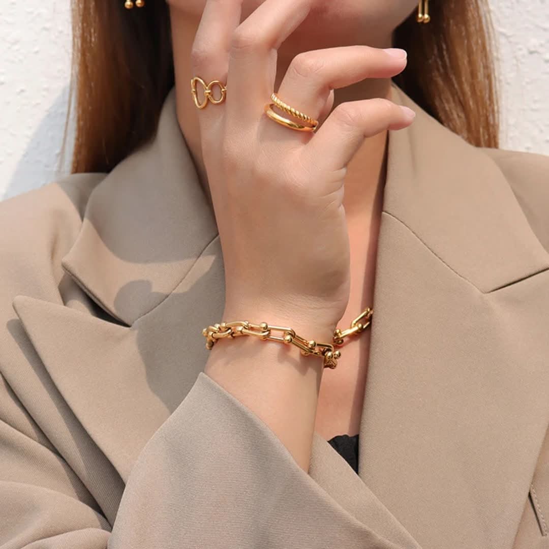 Chunky U Link Chain Bracelet Gold - Image 2
