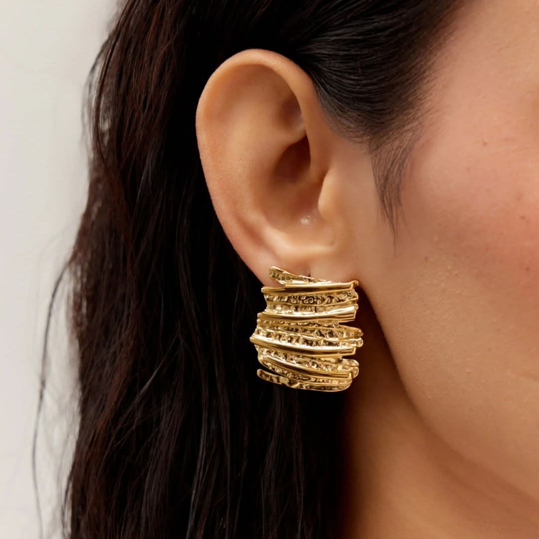Era Hammered Square Earrings Gold - Image 2