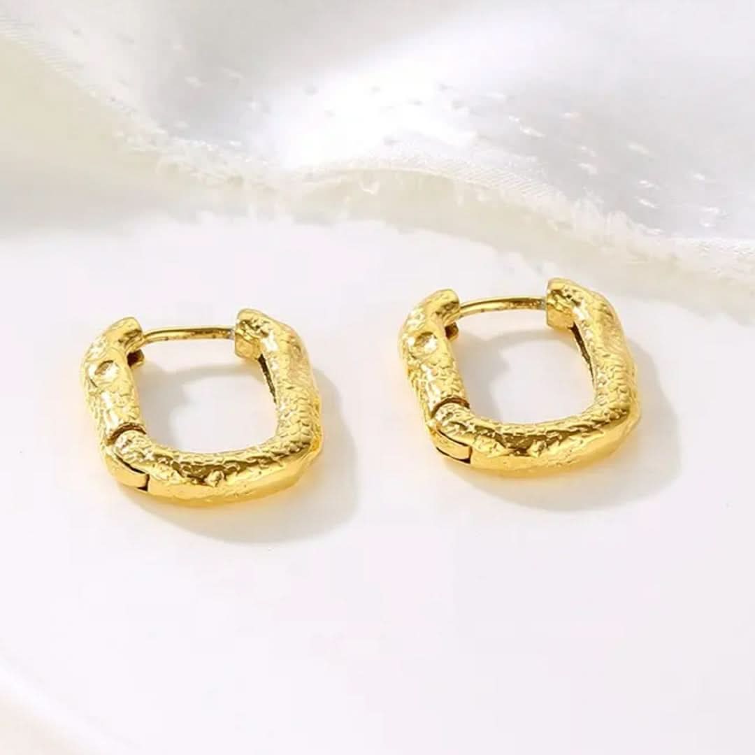 Hammered Oval Hoop Earrings Gold - Image 4