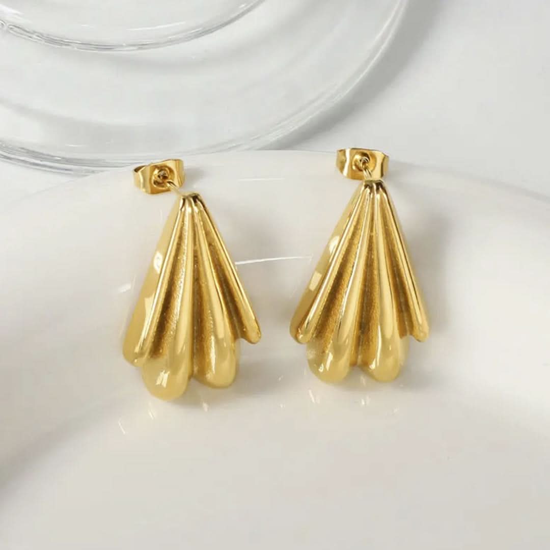 Shell Earrings Gold