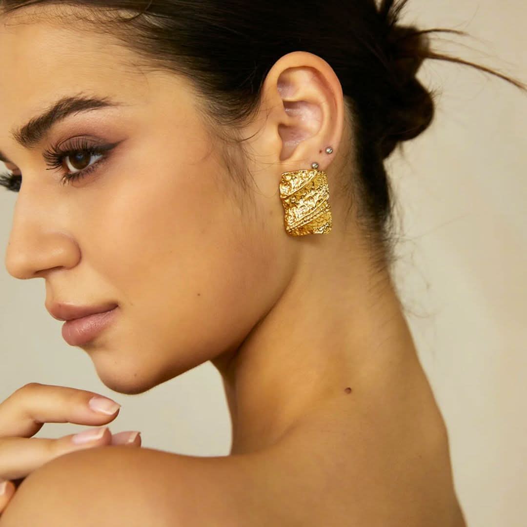 Vintage Hammered Square Earrings Gold - Image 2