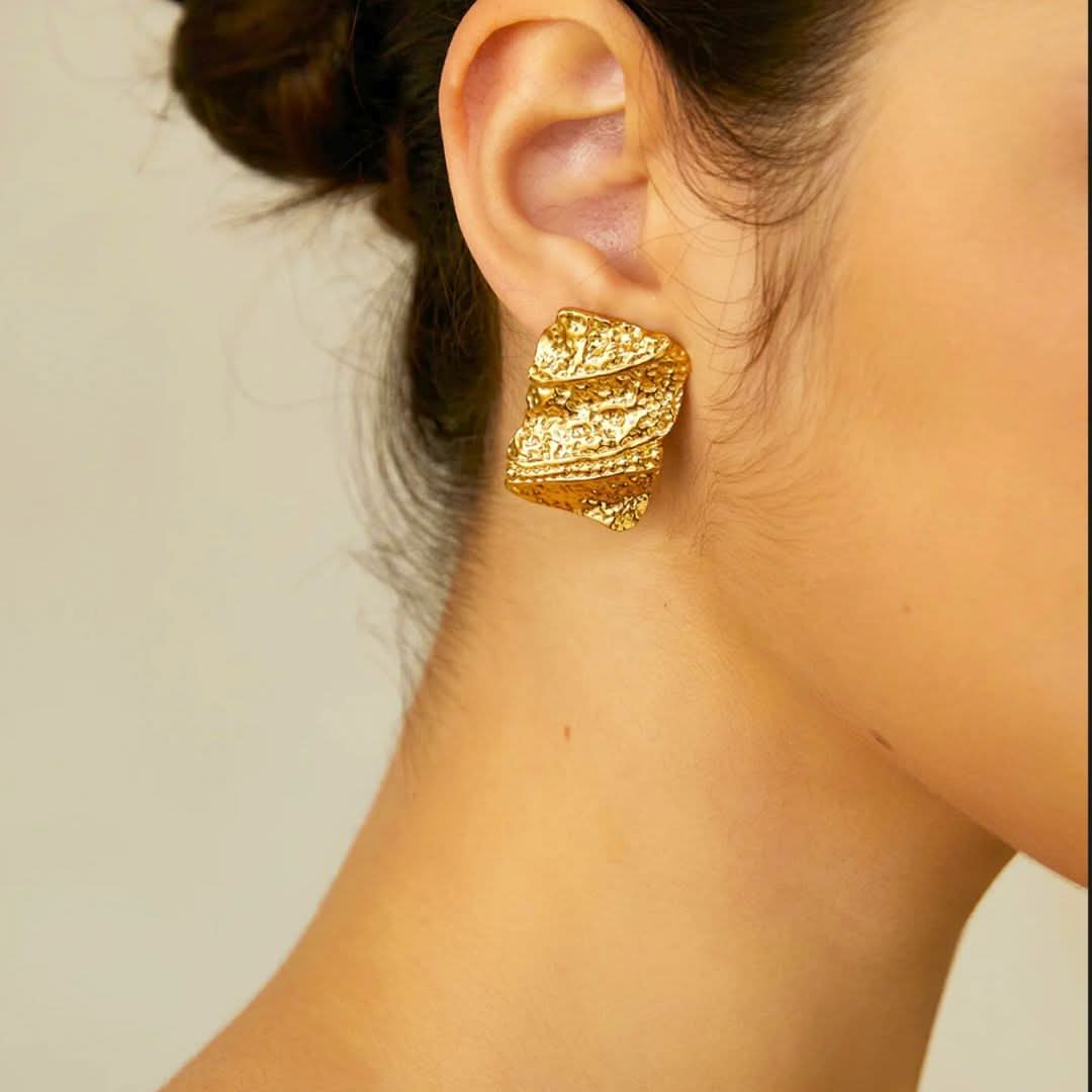 Vintage Hammered Square Earrings Gold - Image 3